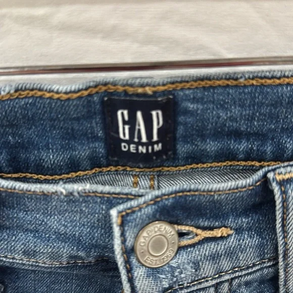 Gap Womens Cheeky Straight Jeans distressed - Picture 2 of 8
